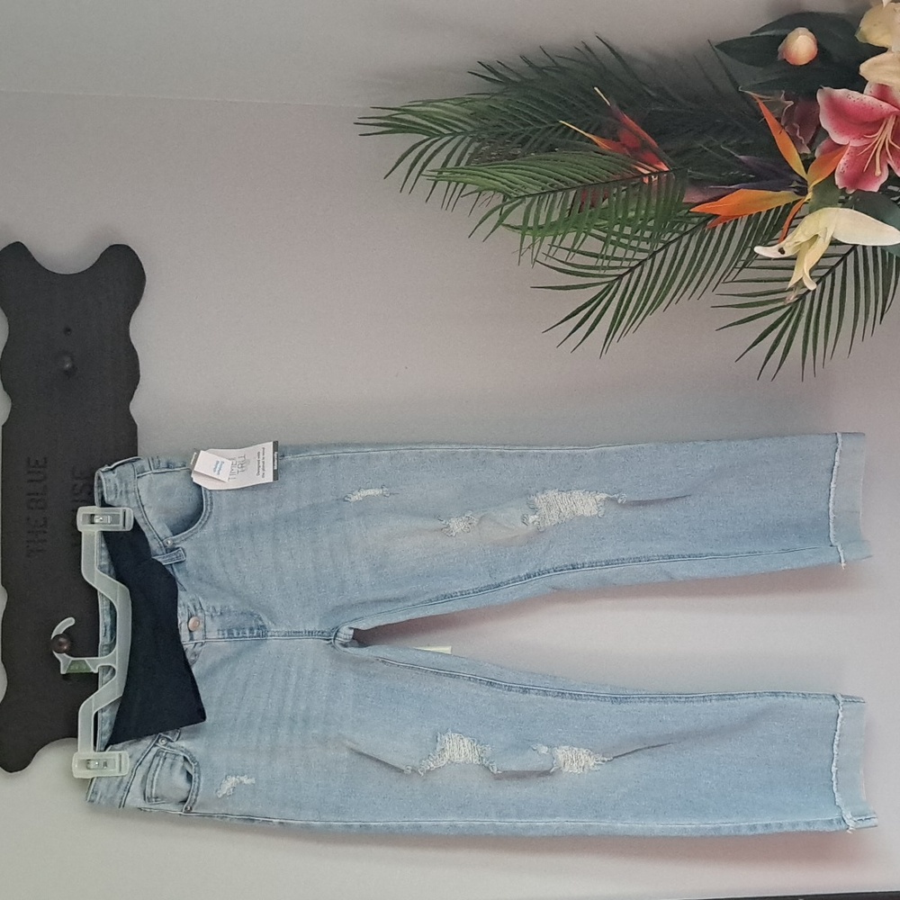 New Women’s Time and Tru Maternity Boyfriend Jeans Sz Medium